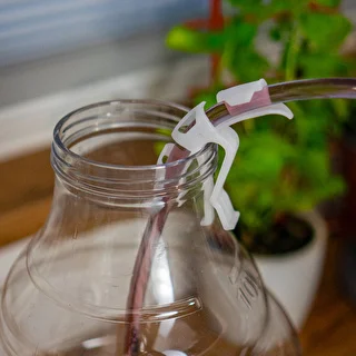 Set per travaso del vino con impugnatura e morsetto – photo 11