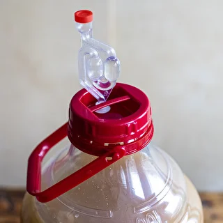 Damigiana per vino leggera e infrangibile con maniglia, 20 L – photo 13