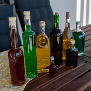 Bottiglia tipo fiaschetta per infusi e liquori con tappo a vite 200 ml – 10 pezzi – photo 11