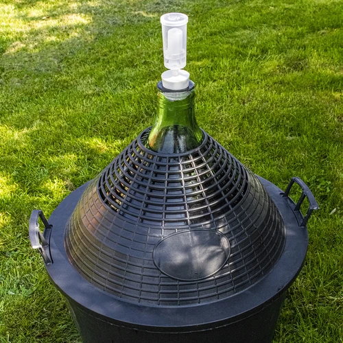 Balon do wina 34 L w koszu plastikowym - 7