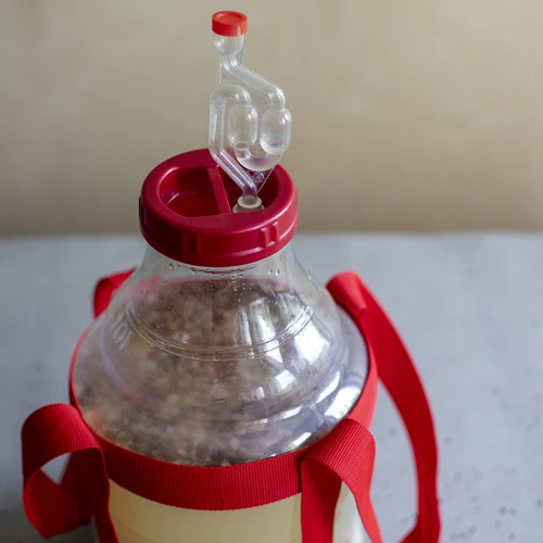 Damigiana per vino leggera, infrangibile, con cinghie di trasporto, 10 L - 19