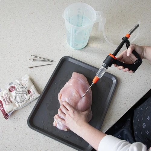 Iniettore per salumi semi-automatico con set di aghi e tubicino - 13