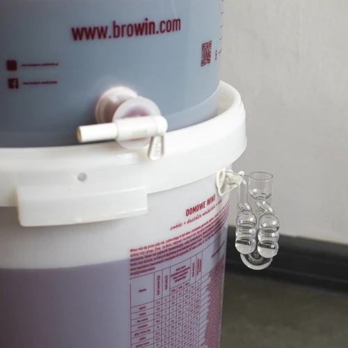 Pojemnik do fermentacji piwa z rurką fermentacyjną, kranikiem, termometrem i reduktorem osadu - 18