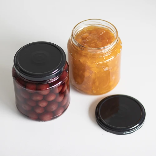 Set da 6 barattoli twist-off «Grubasek» 580 ml con tappo nero fi 82/6 - 7