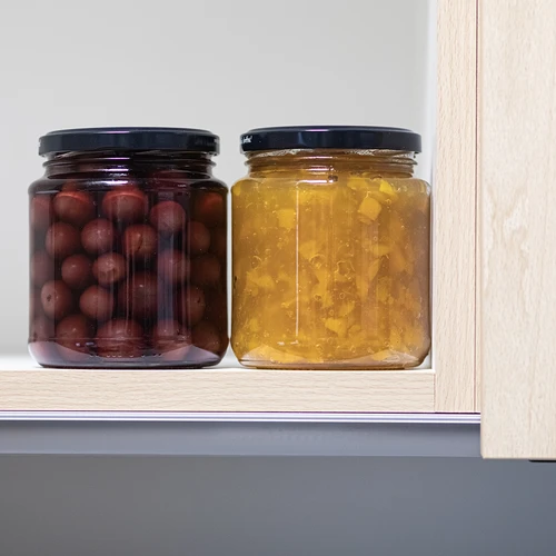 Set da 6 barattoli twist-off «Grubasek» 580 ml con tappo nero fi 82/6 - 8