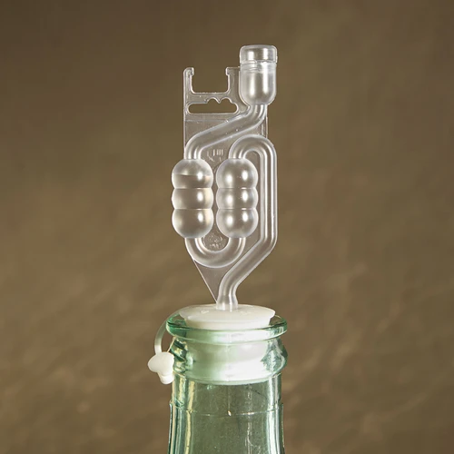 Tappo per damigiana Ø 44/48 mm con chiusura - 6