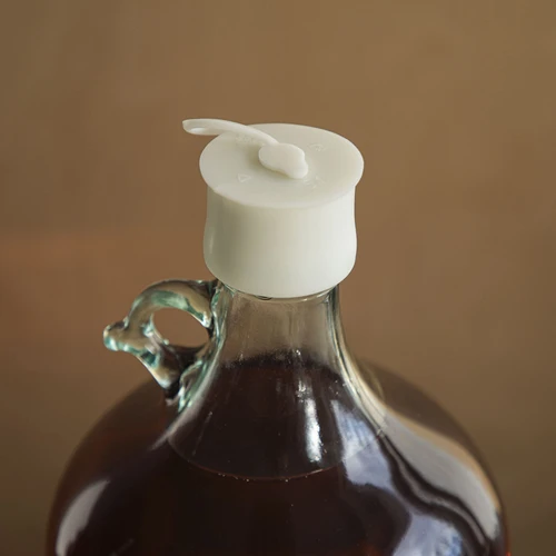 Tappo per damigiana Ø 48/51 mm con chiusura - 6