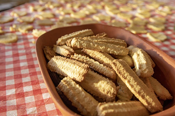 Biscotti con la macchina per la carne