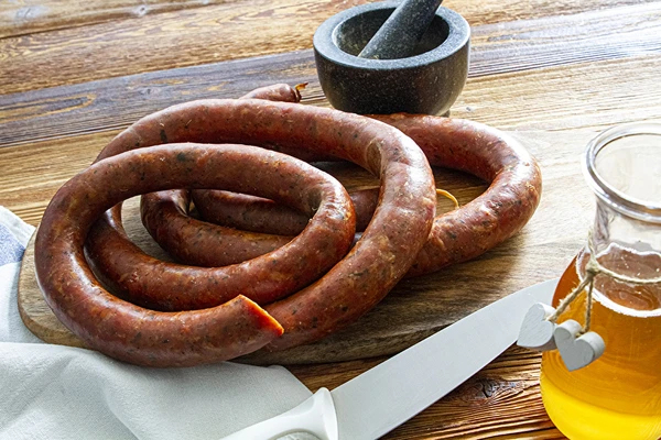 Domowa kiełbasa czosnkowa