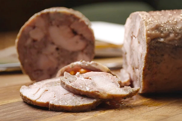 Luncheon meat di maiale con cosce di pollo