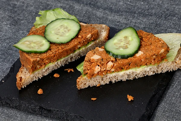 "Mortadella" vegana con lo szynkowar