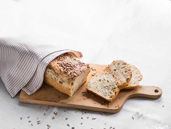 Pane con lievito madre di segale e semi