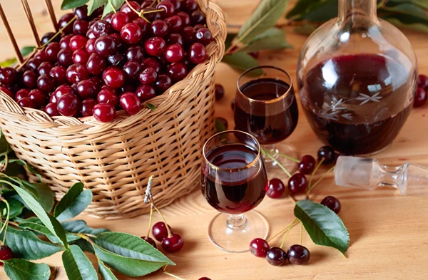 Wino z wiśni - mocne, półsłodkie
