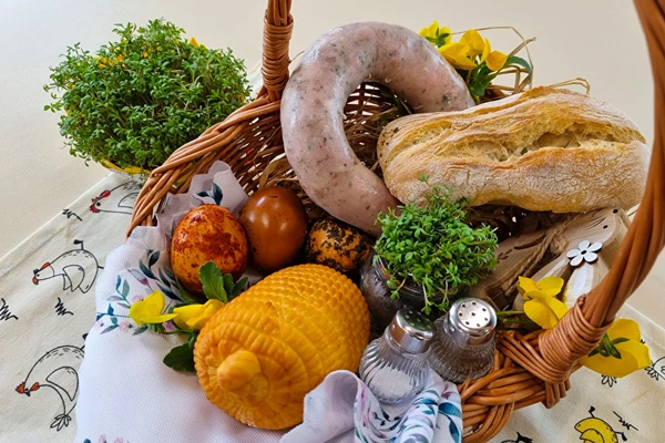 Zakręcona biała kiełbasa