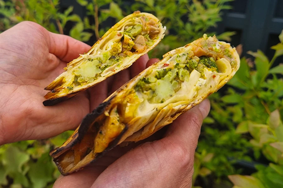 Browin Przepiśnik - Tortillas grigliate con salmone affumicato e broccoli